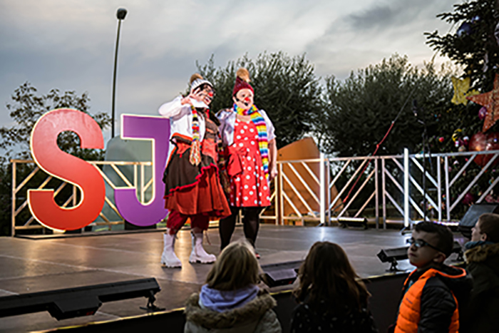 Acte Encesa de llums de Nadal a l'Hospital Sant Joan de Déu, Barcelona. Amb la participació de la Fundació PortAventura World. 14/12/22 Fotografies Gemma Miralda