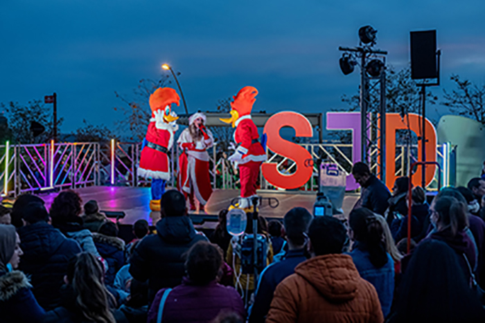 Acte Encesa de llums de Nadal a l'Hospital Sant Joan de Déu, Barcelona. Amb la participació de la Fundació PortAventura World. 14/12/22 Fotografies Gemma Miralda