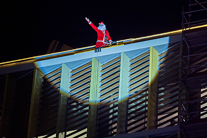 Acte Encesa de llums de Nadal a l'Hospital Sant Joan de Déu, Barcelona. Amb la participació de la Fundació PortAventura World. 14/12/22 Fotografies Gemma Miralda