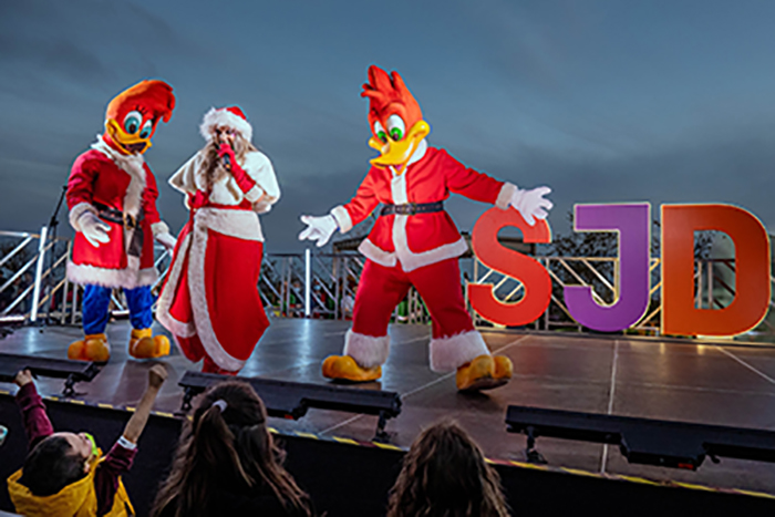 Acte Encesa de llums de Nadal a l'Hospital Sant Joan de Déu, Barcelona. Amb la participació de la Fundació PortAventura World. 14/12/22 Fotografies Gemma Miralda